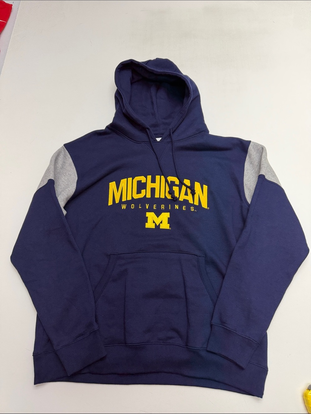 MICHIGAN WOLVERINES Men’s XL Hoodie Sweatshirt